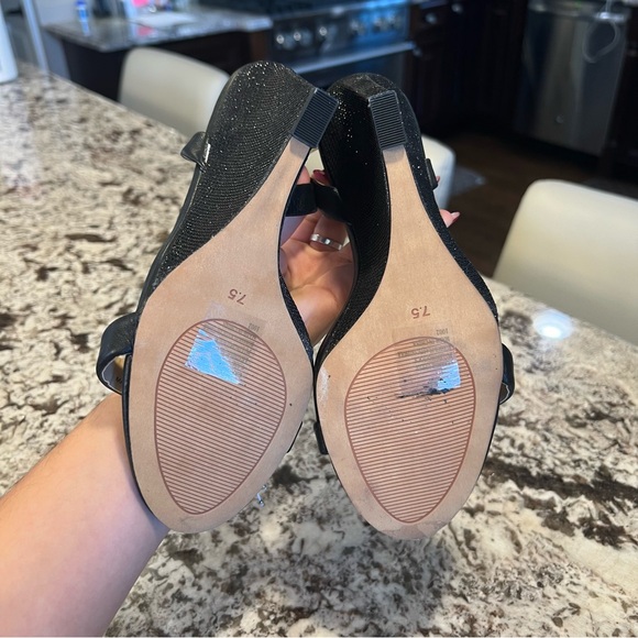 Steve Madden Black Wedge Sandals - Picture 7 of 9